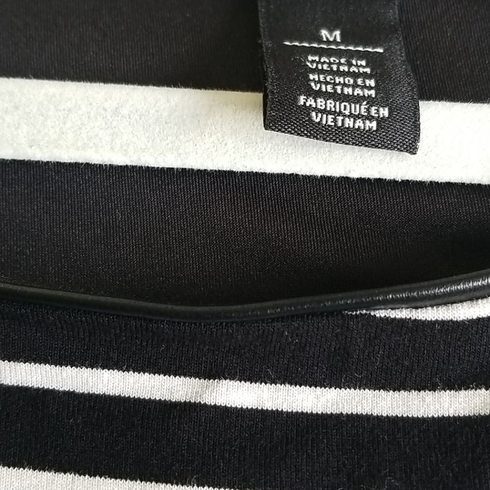 Waist Defining Black and white 3/4 Sleeve Top - Picture 8 of 8